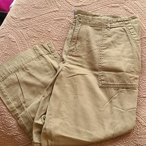 Olf Navy Olive Green Cargo Capris